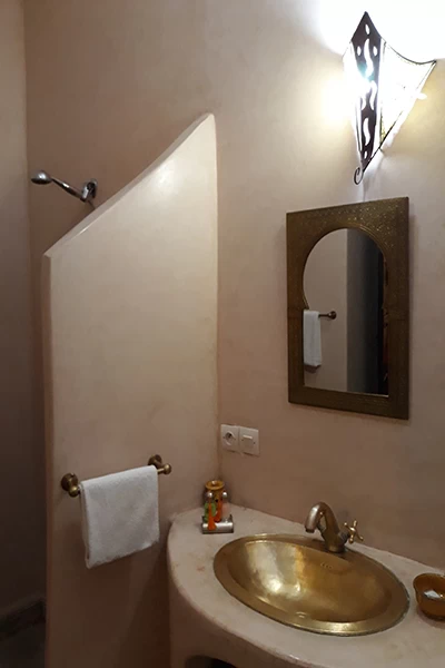 Chambre Ganga riad marrakech à la medina avec salle de bain