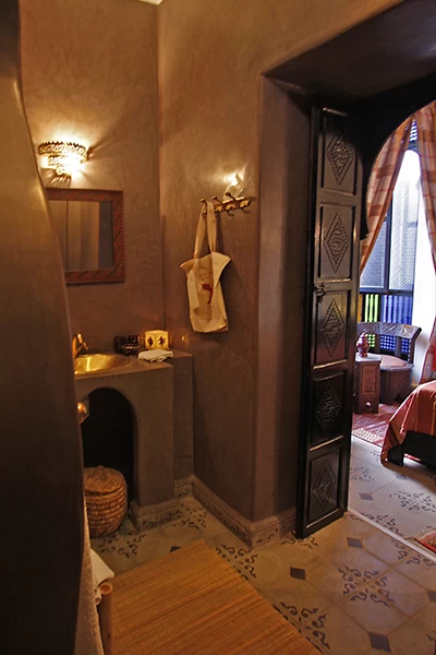 Suite Tchagra riad marrakech salle de bain et rentrer